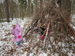 Udział klas 1b i 1c w PROJEKCIE DZIECI LASU 